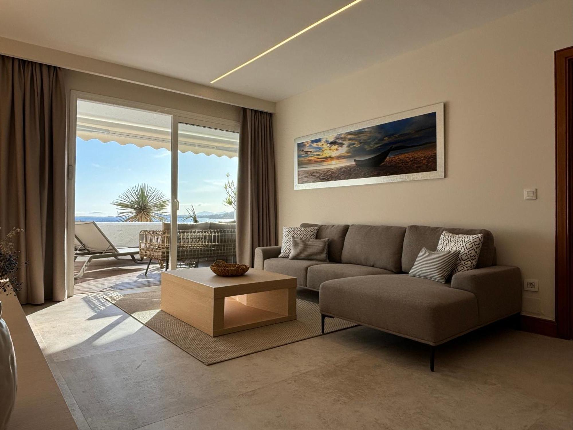 Costa Teguise Luxury First Line Apartment Exteriör bild
